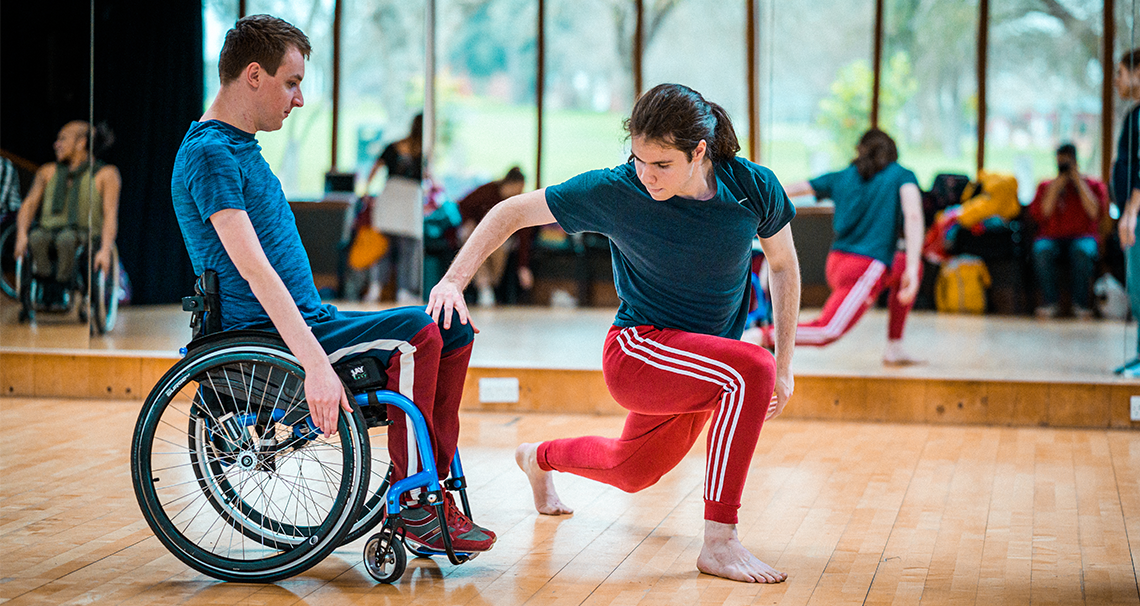 Sg2 Apprentices Fin and Sander together in contact dance.